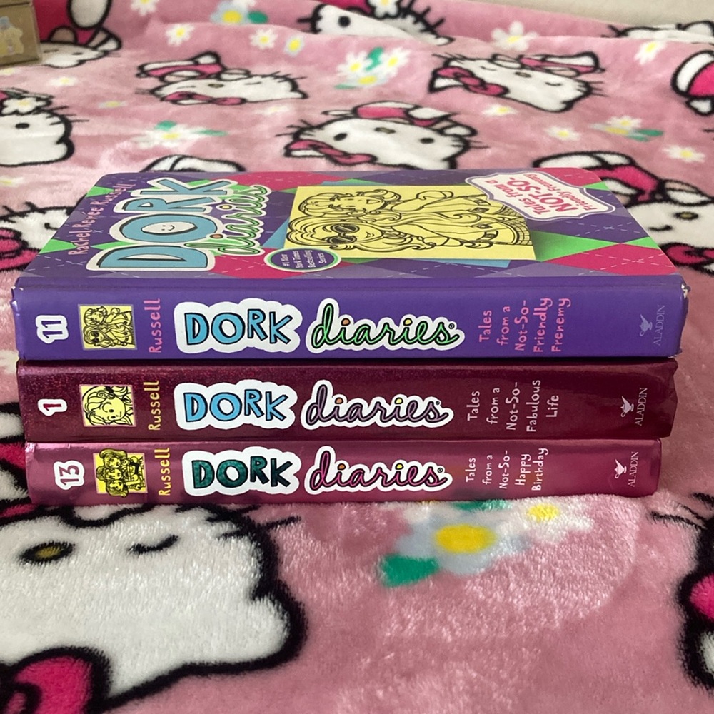 Dork Diaries Book Set - Purple and Red